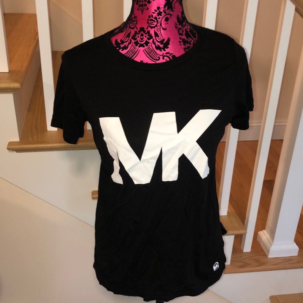 Michael Kors t shirt size medium
